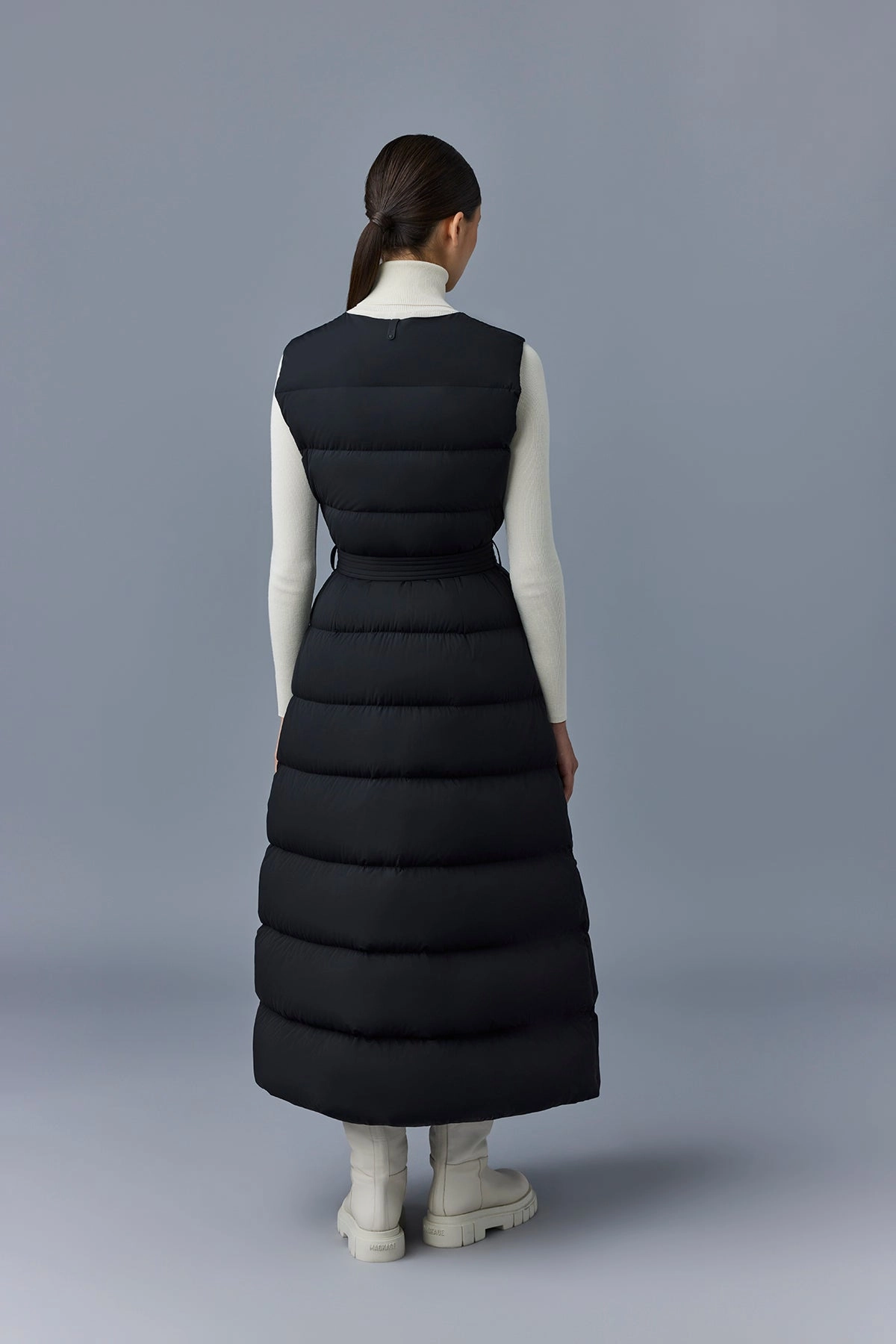 MISTY-CITY Sleeveless light down coat Black