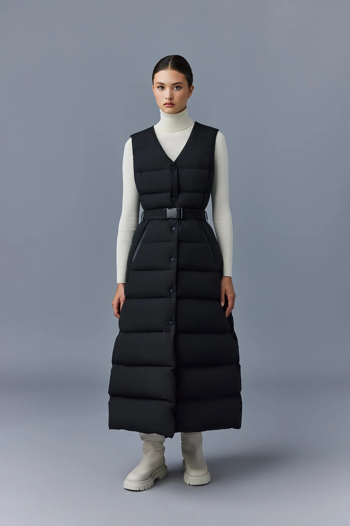 MISTY-CITY Sleeveless light down coat Black