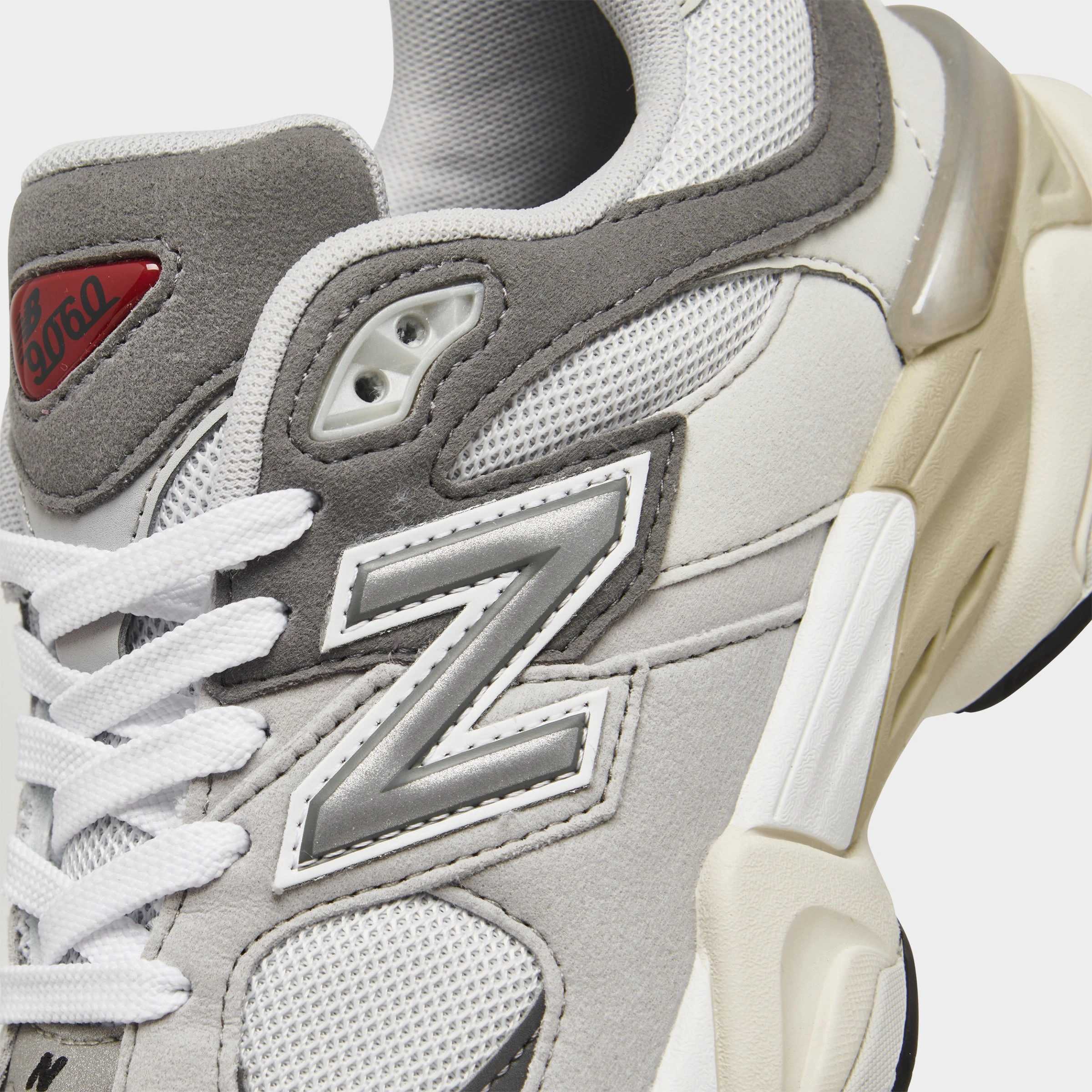 New Balance Juniors' 9060 Rain Cloud / Castlerock