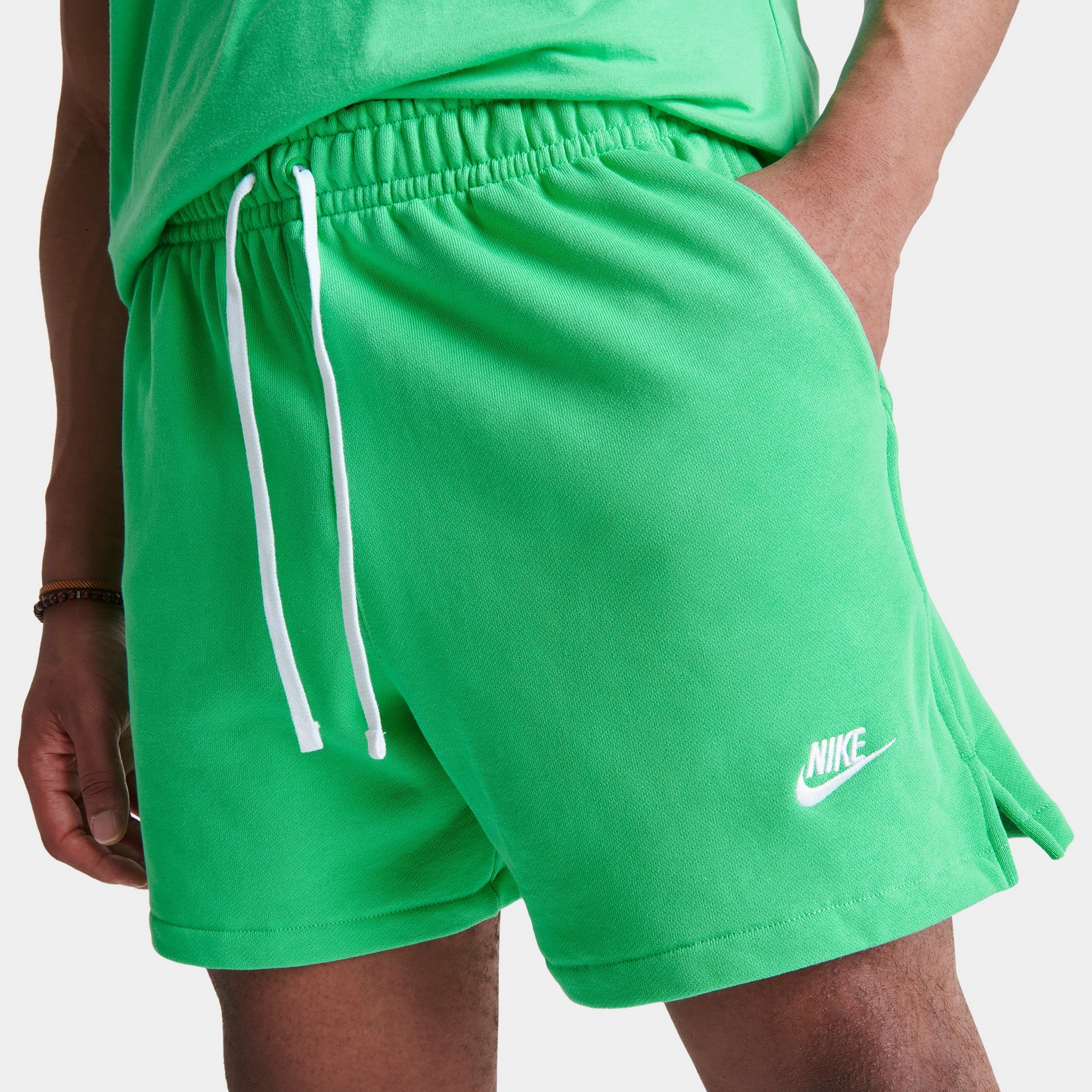 Nike Club French Terry Flow Shorts Spring Green / White - White