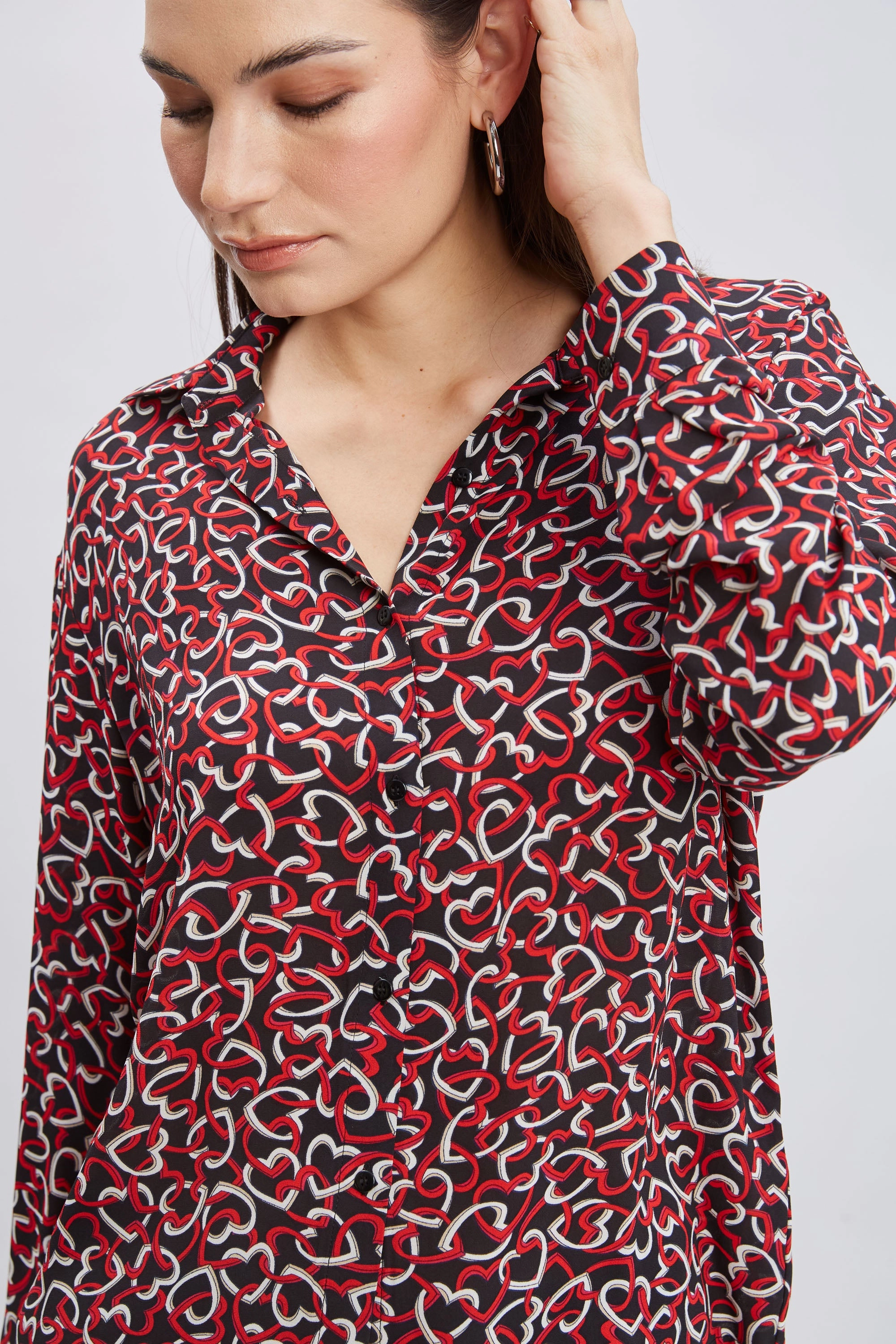 T-Tahari Heart Link Print Shirt
