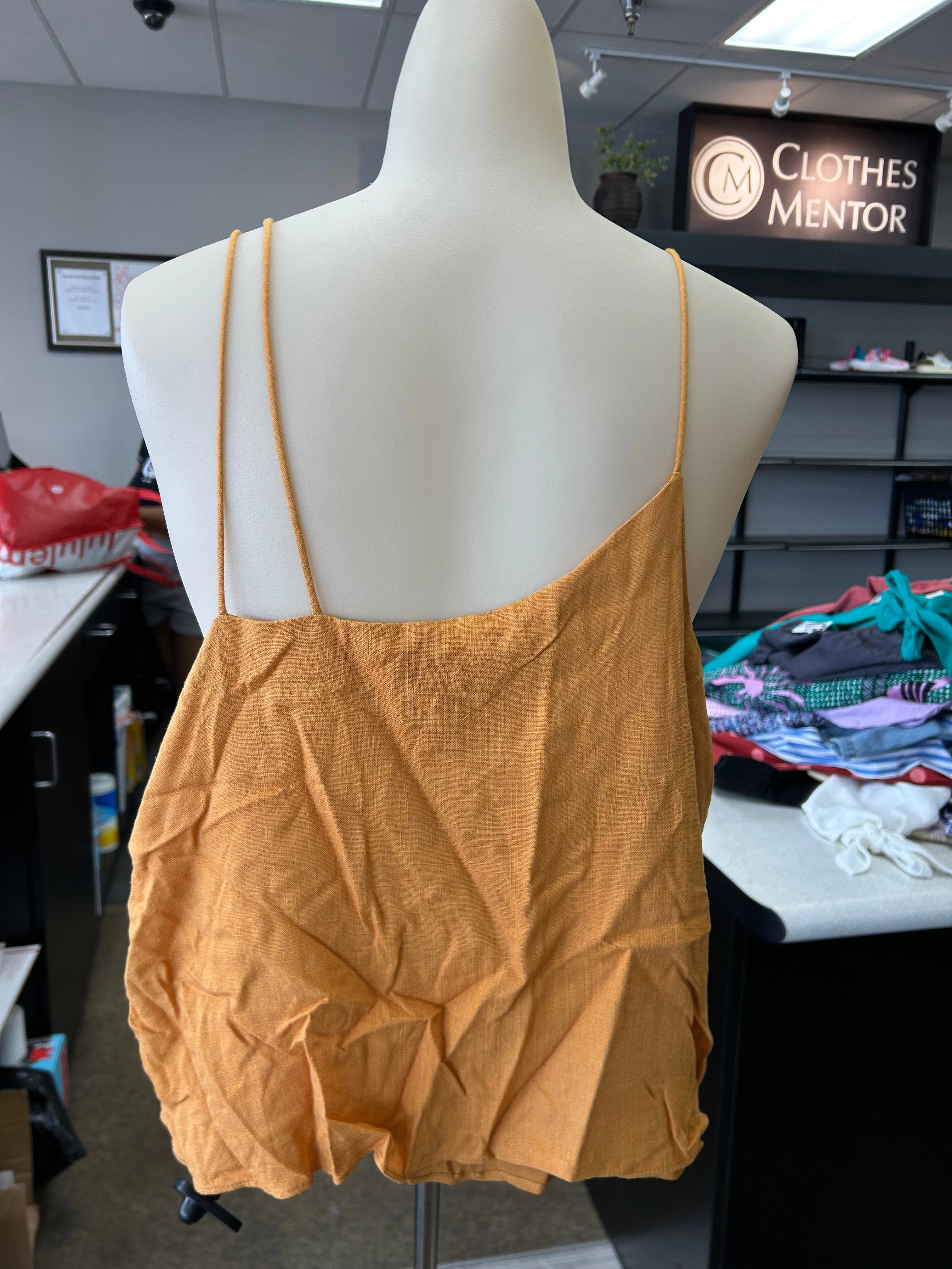 Top Sleeveless By Sunday In Brooklyn In Gold, Size:Xl