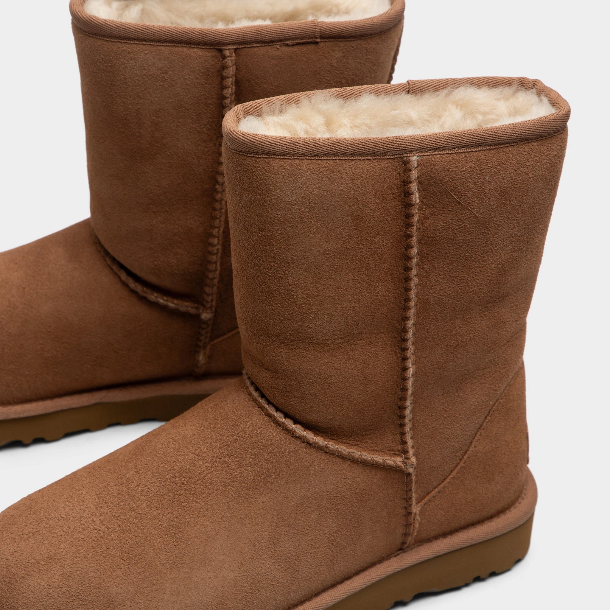 UGG Women's Classic Short II / Chestnut